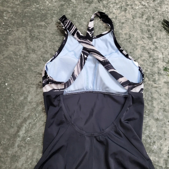 Nike One Piece Swimsuit Marble Design - Picture 4 of 9